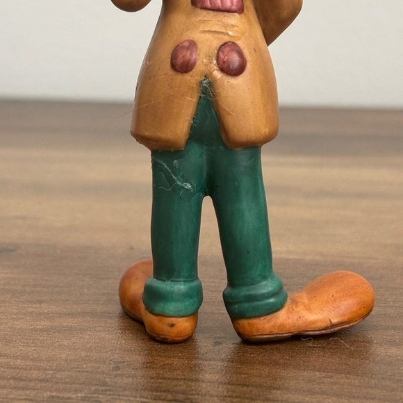 VINTAGE Disney GOOFY CAROLING Christmas Tree Ornament Ceramic Holding Book Sing - Picture 7 of 11